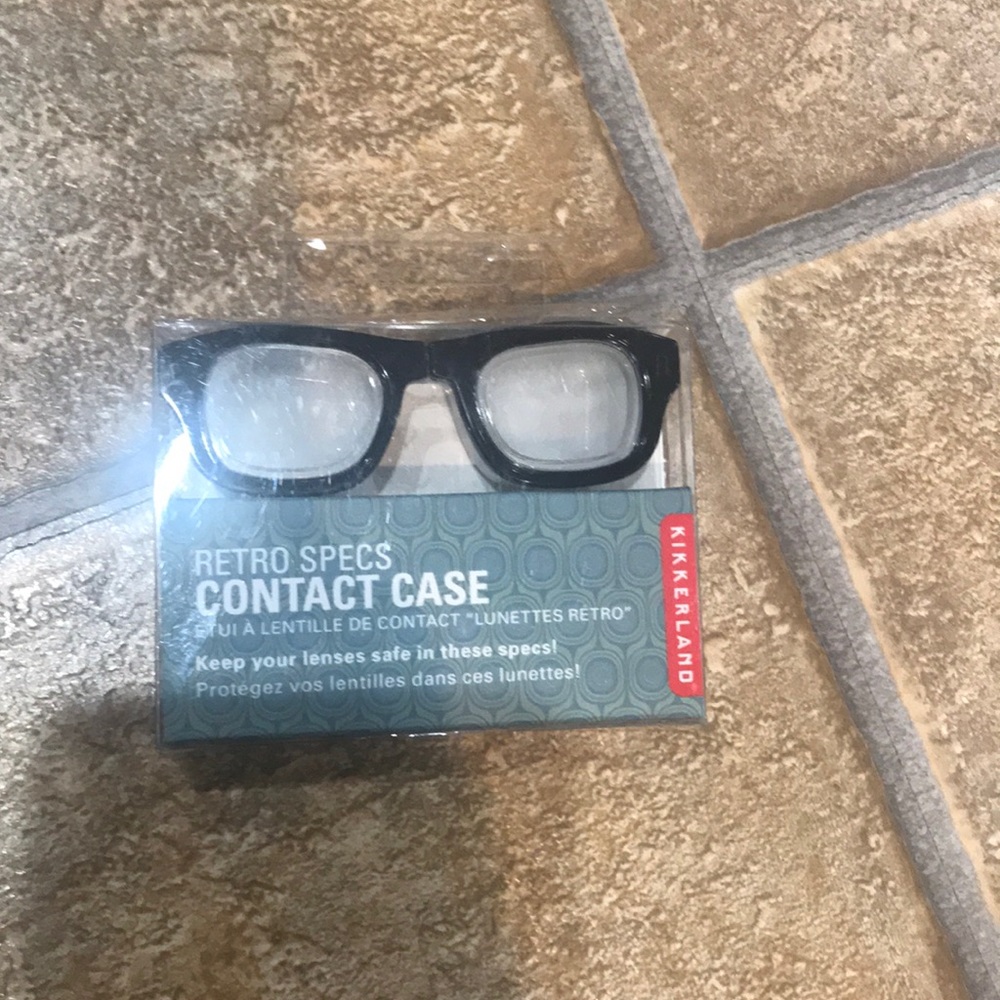 Contact case